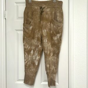 ✨All In Motion Tie Dye High Rise Joggers